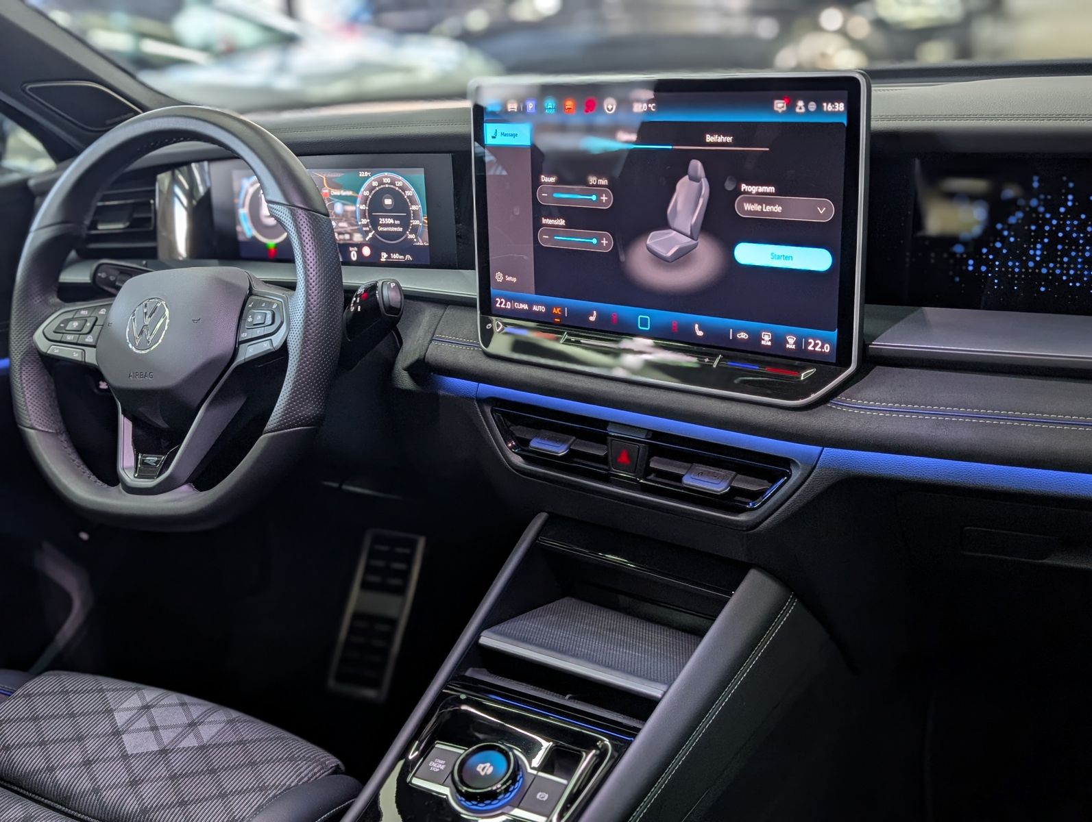 Fahrzeugabbildung Volkswagen Tayron R-Line 360°H&K HUD PANO IQ-LIGHT BLACK 7S