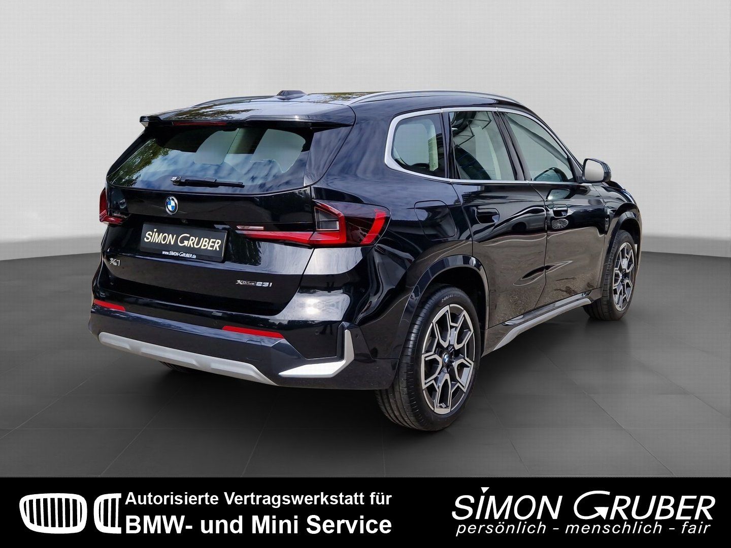 Fahrzeugabbildung BMW X1 xDrive23i Mild-Hybrid xLine Panorama HUD LED
