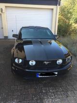 Ford Mustang GT V8 Schalter schwarz Leder ... - Ford aus 2005: Coupe