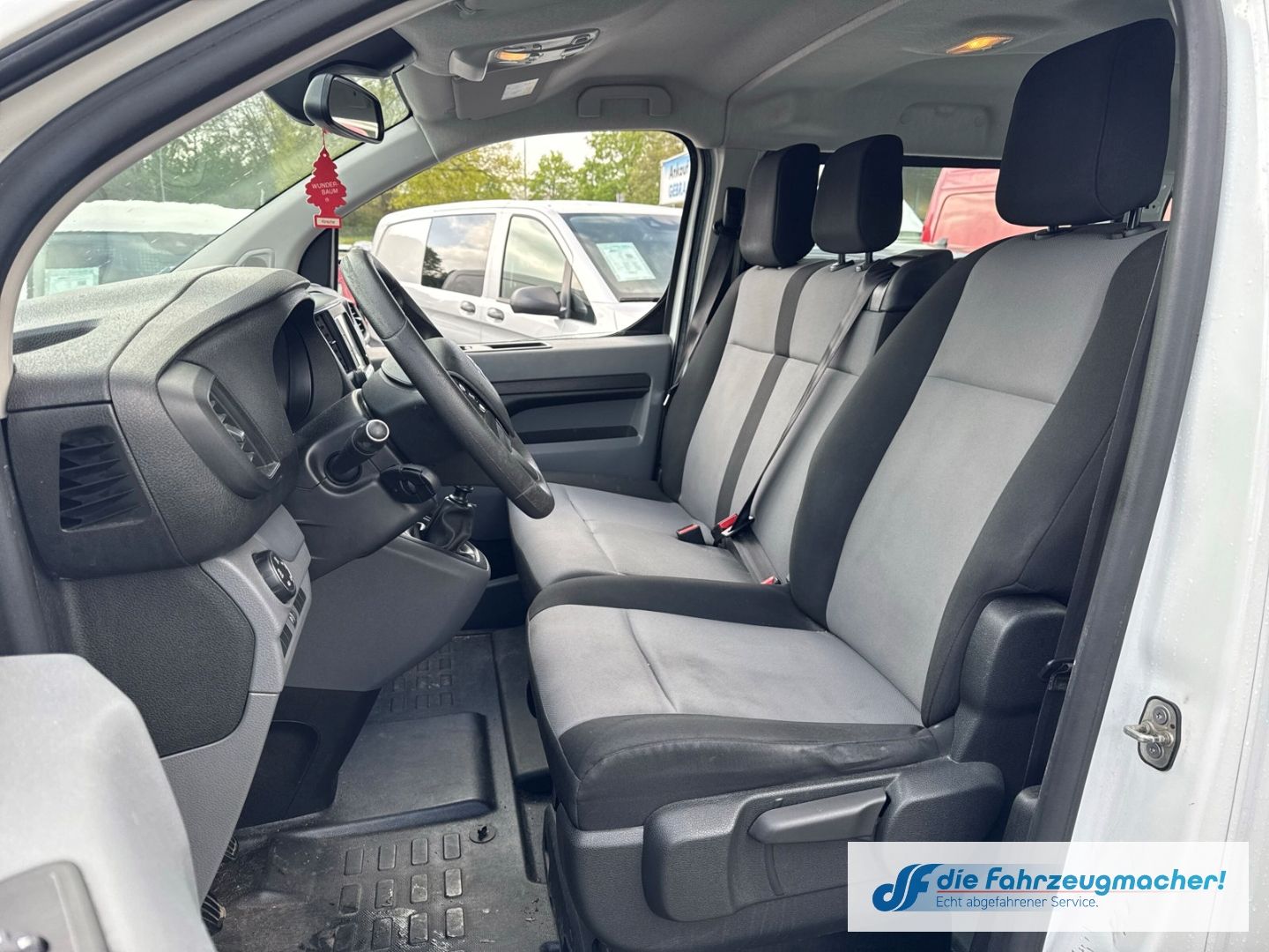 Fahrzeugabbildung Citroën Jumpy Kombi XL Navi Apple CarPlay Android *EXPOR