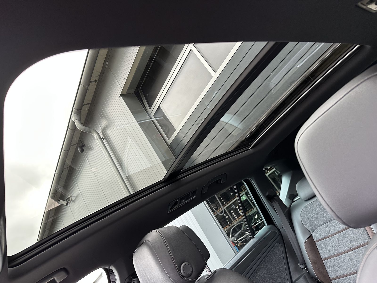 Fahrzeugabbildung SEAT Tarraco 2.0 TSI DSG 4D XC NAV+LED+AHK+PANO+20ZO