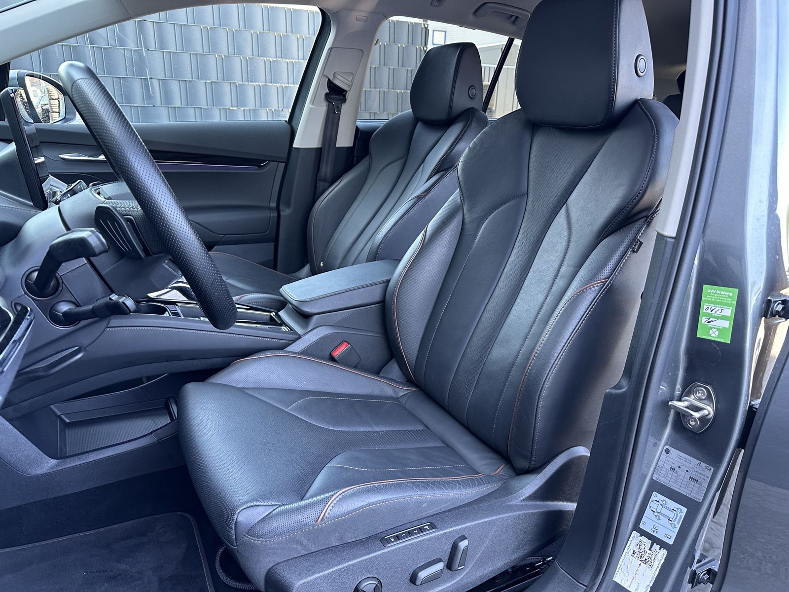 Fahrzeugabbildung SKODA Enyaq 80 Sport Plus NAV+LED+KAMERA+20ZOLL+AHK+PP