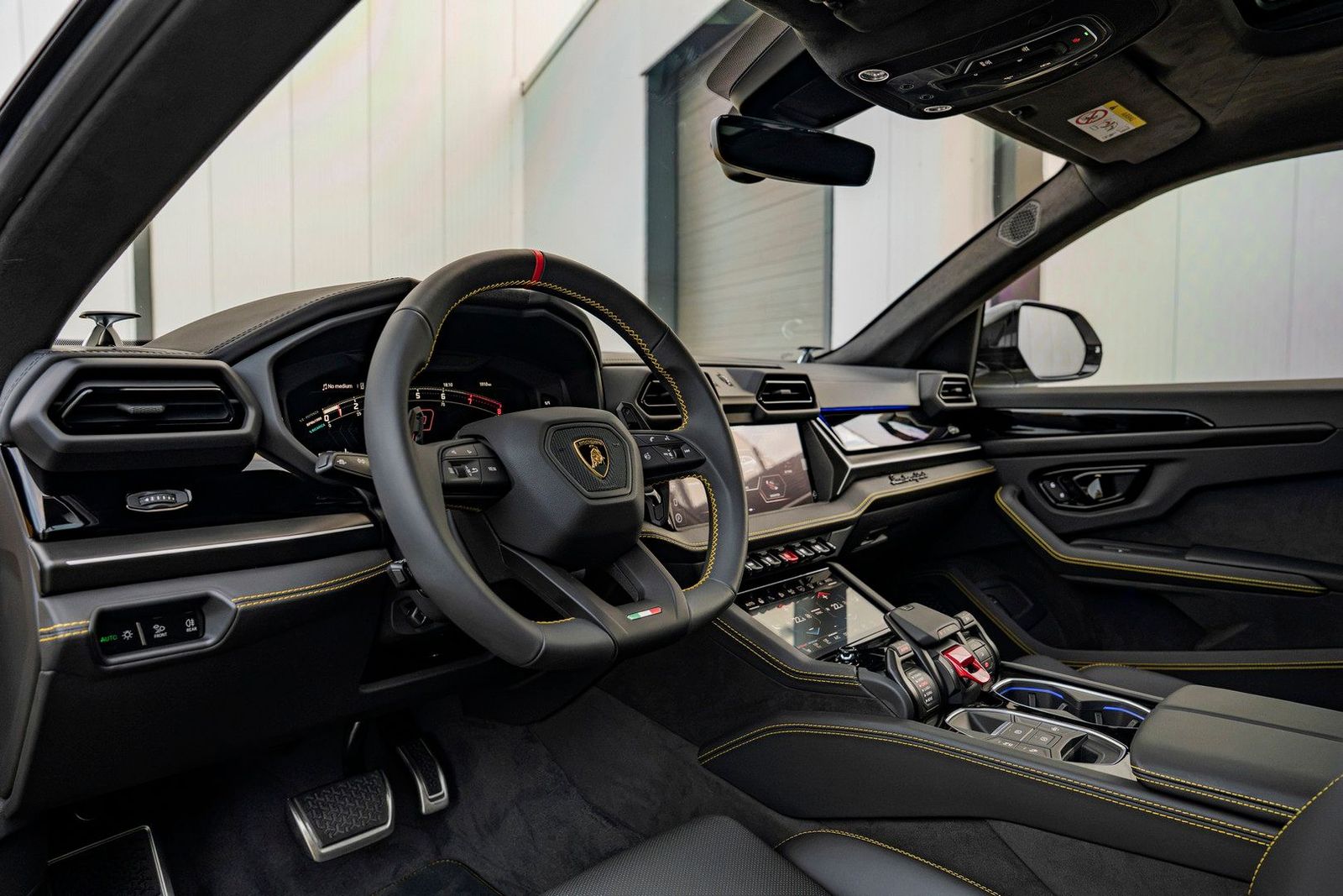 Lamborghini Urus SE - Giallo Inti - Advanced B&O - Panoramic imagem 3