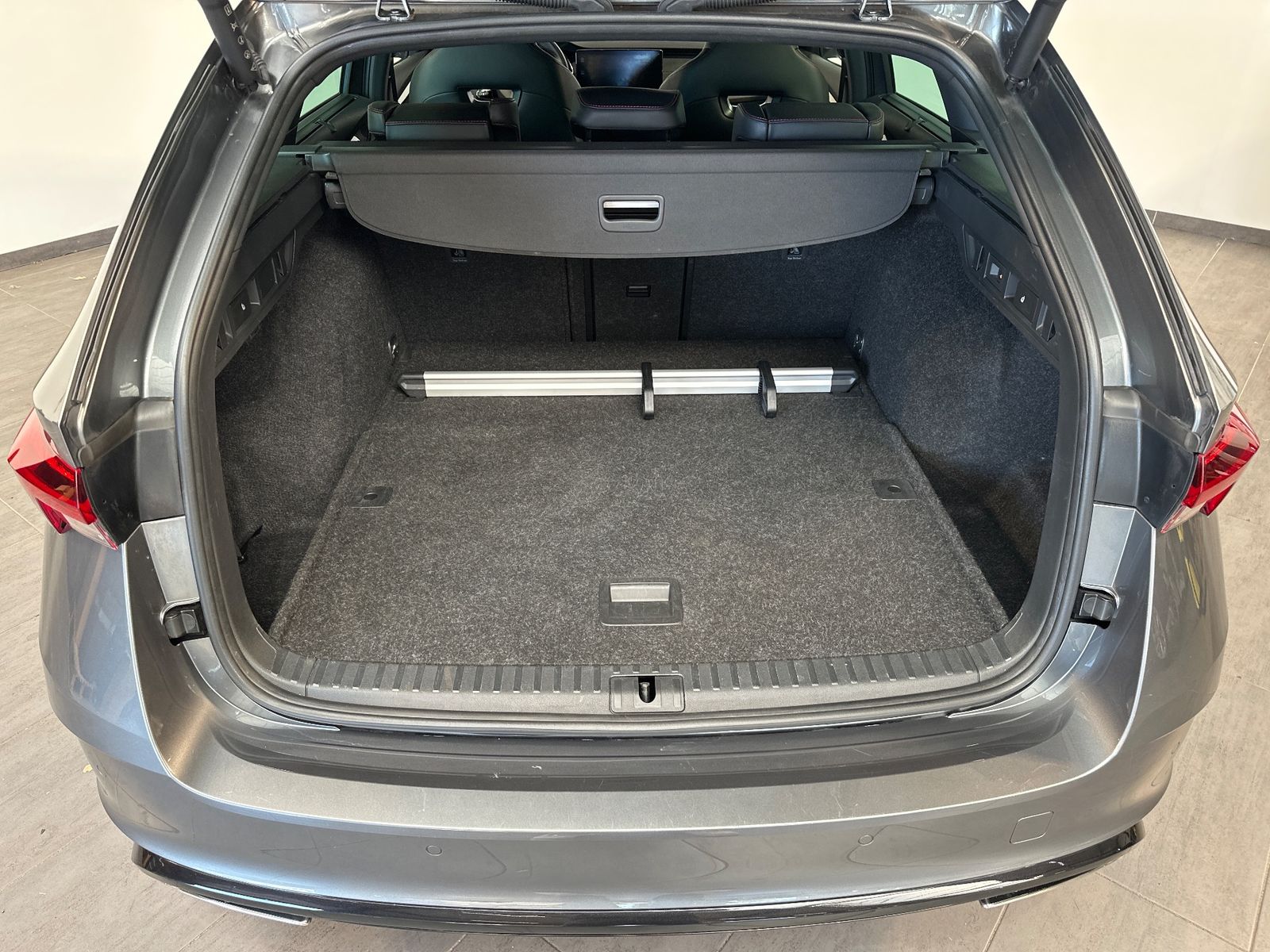 Fahrzeugabbildung SKODA Octavia Combi RS Plus NAV+MATRIX+AHK+ACC+HUD+1HD