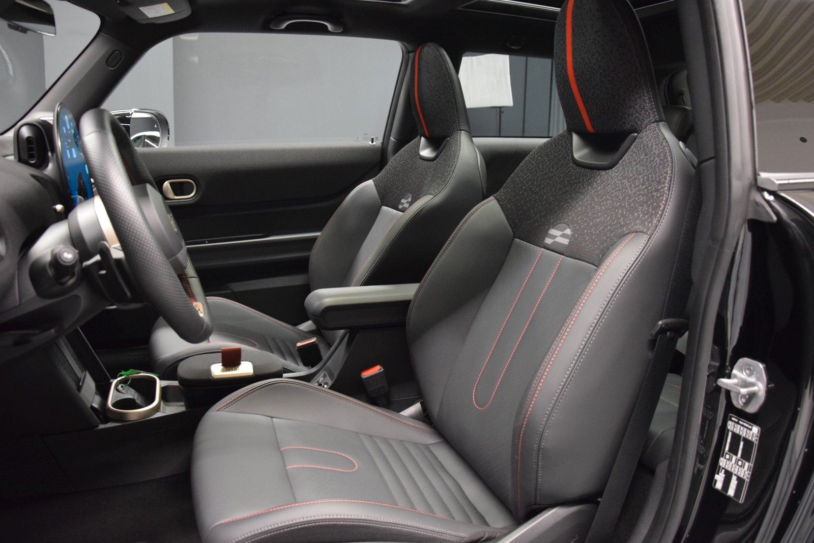 Fahrzeugabbildung MINI John Cooper Works Trim XL Pano H&K HUD Memory