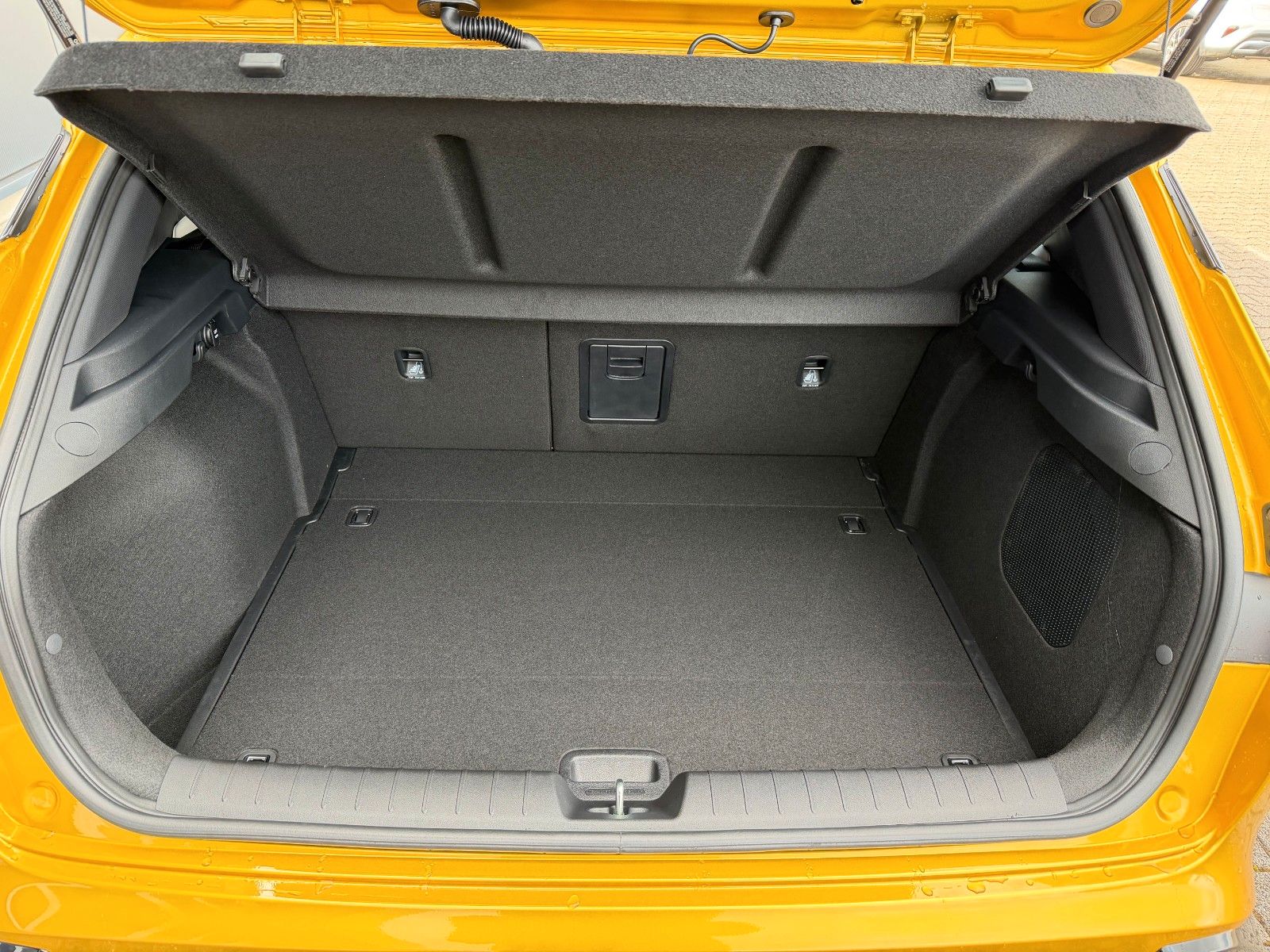 Fahrzeugabbildung Kia K4 1.6 T-GDI 180PS DCT GT-Line VOLL