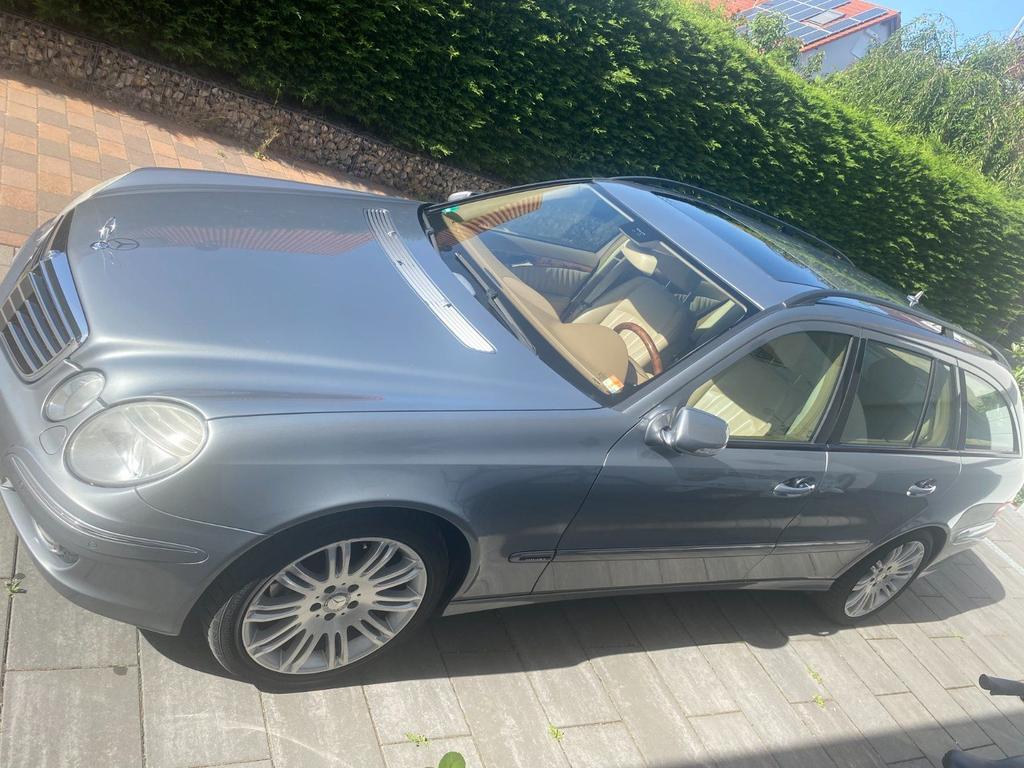 Mercedes-Benz E 320