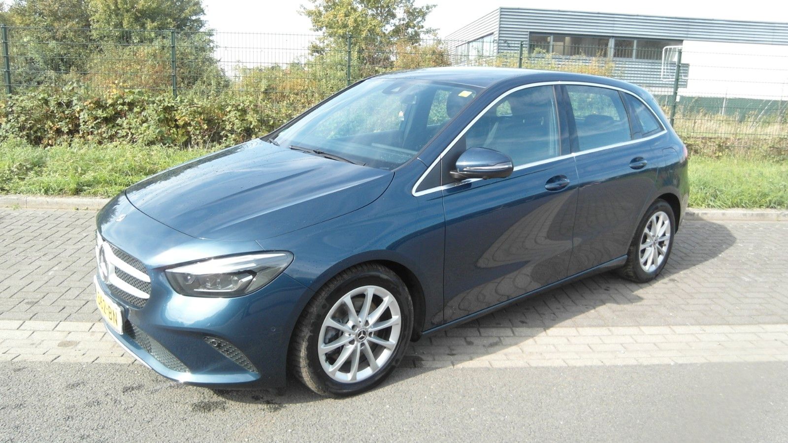 Mercedes-Benz B 220 B 4Matic Navi Kamera 360 imagem 3