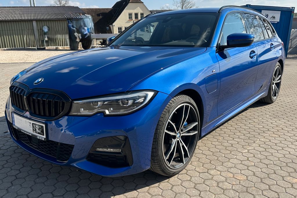 Image of BMW 330