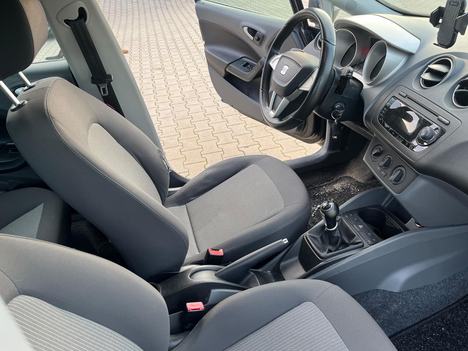 Seat Ibiza 2011 — photo 14