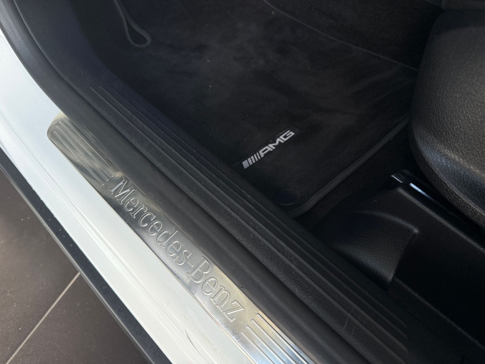 Fahrzeugabbildung Mercedes-Benz GLB 250 AMG Line LED MBUX HIGH NAV RFK 19"