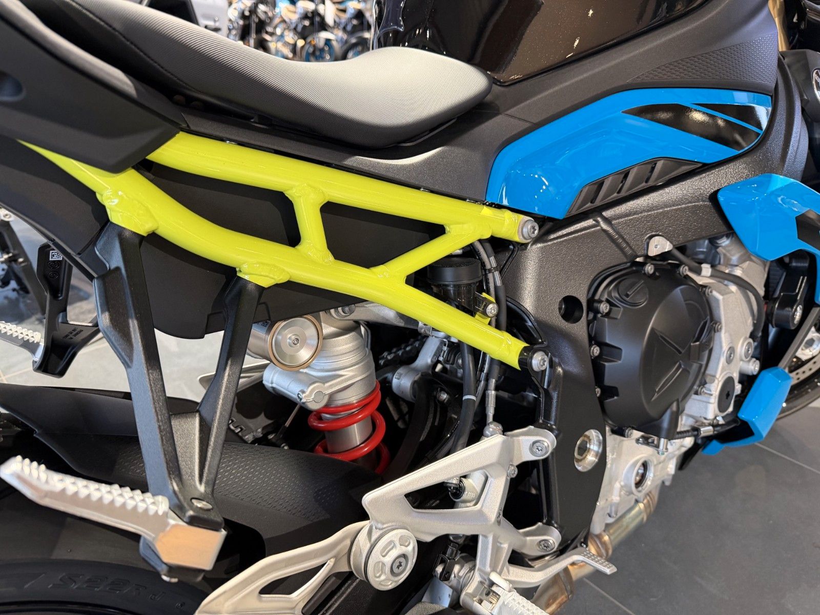 Fahrzeugabbildung BMW S 1000 R Sport 3 Pakete+ Extras MY26