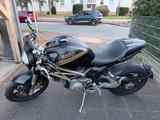 Ducati Monster 1100 EVO Anniversary mit vielen Extras - DUCATI MOTORRAD
