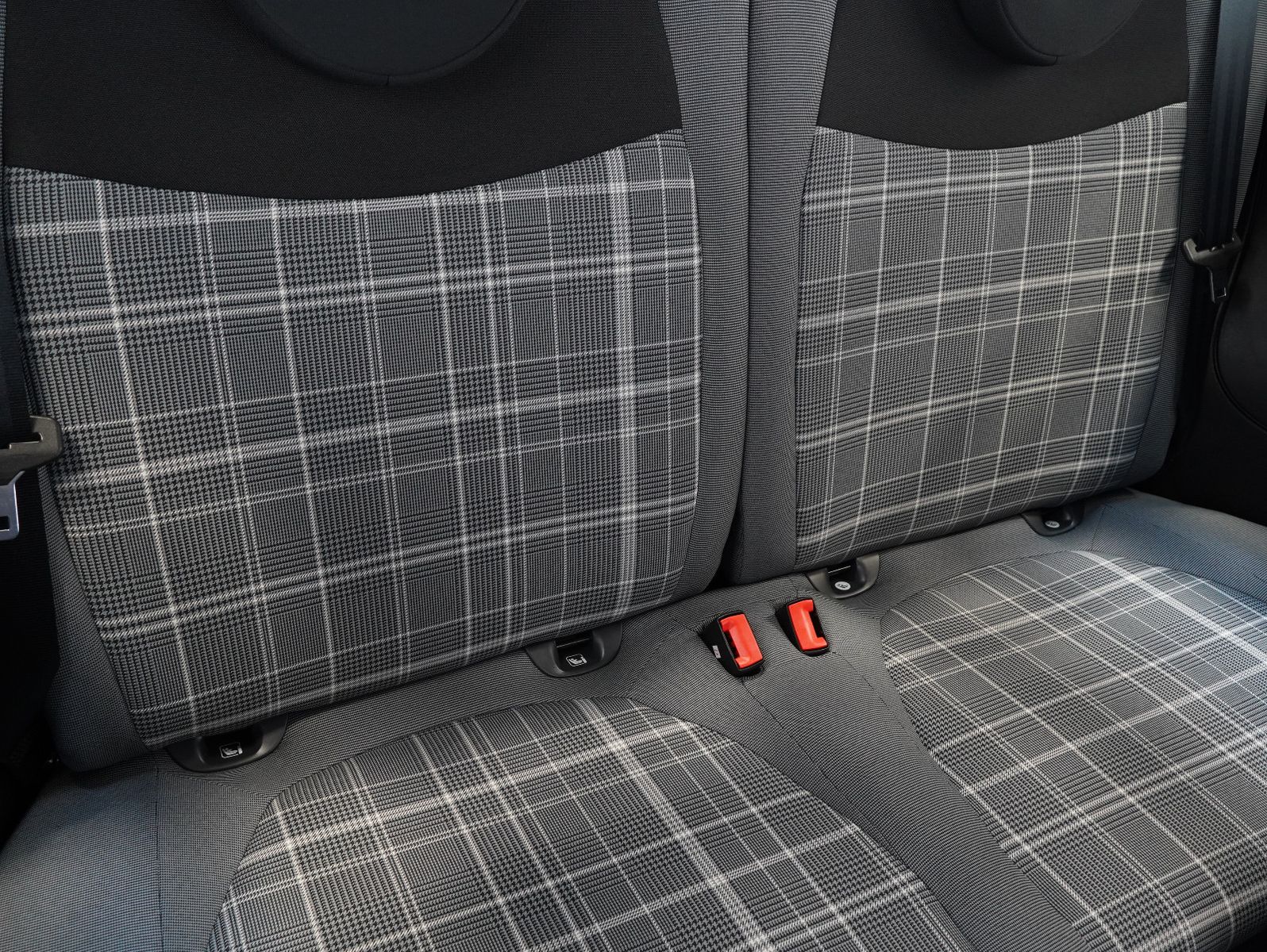 Fahrzeugabbildung Fiat 500 1.0 Mild Hybrid Lounge PDC/NAVI