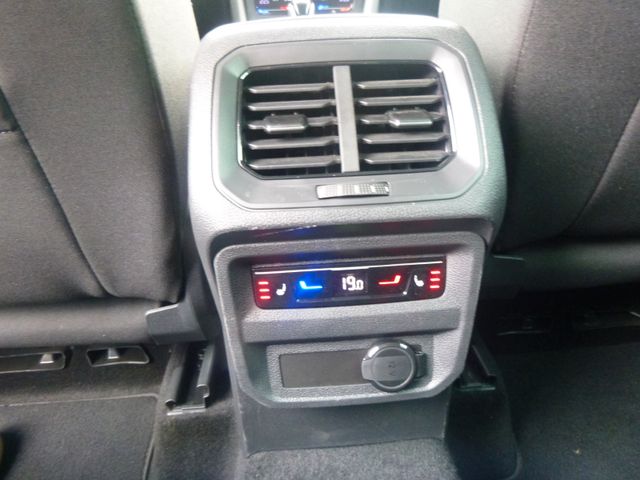 Fahrzeugabbildung Volkswagen Tiguan 2,0 TDI Life >AUT/AHK/NAV/LED/SHZ<