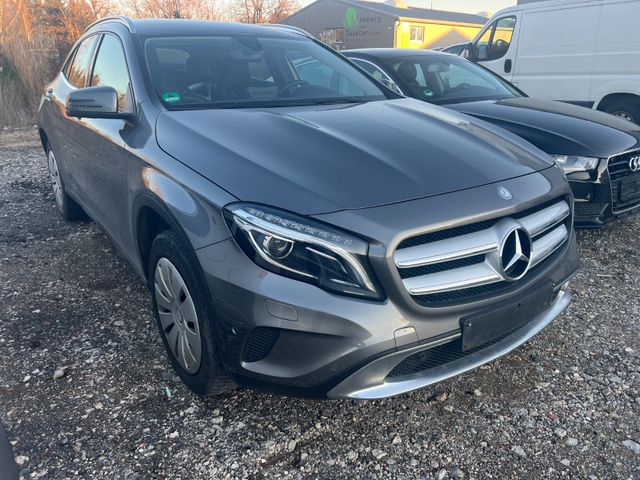 Mercedes-Benz GLA 200 D 4Matic Score+Alu 18"+Kamera+Xenon+WR++