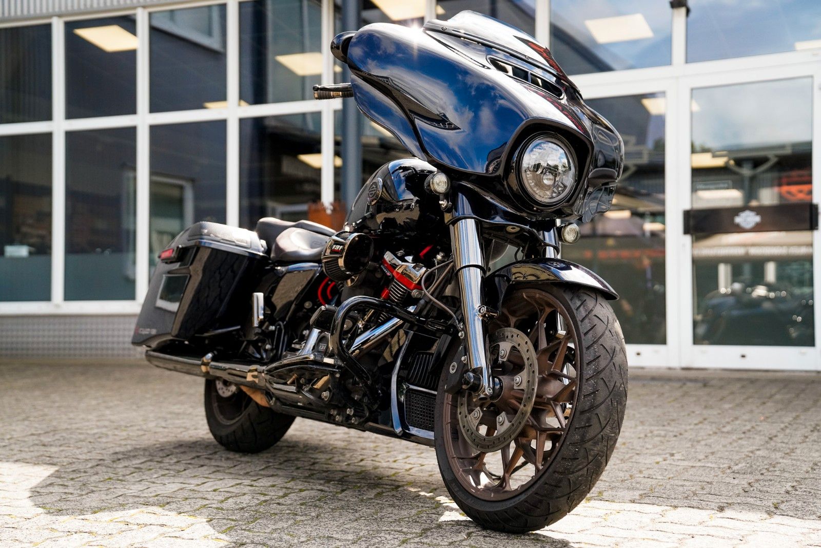 Fahrzeugabbildung Harley-Davidson CVO Street Glide -Jekill&Hyde-Stage IV Kit 131ci