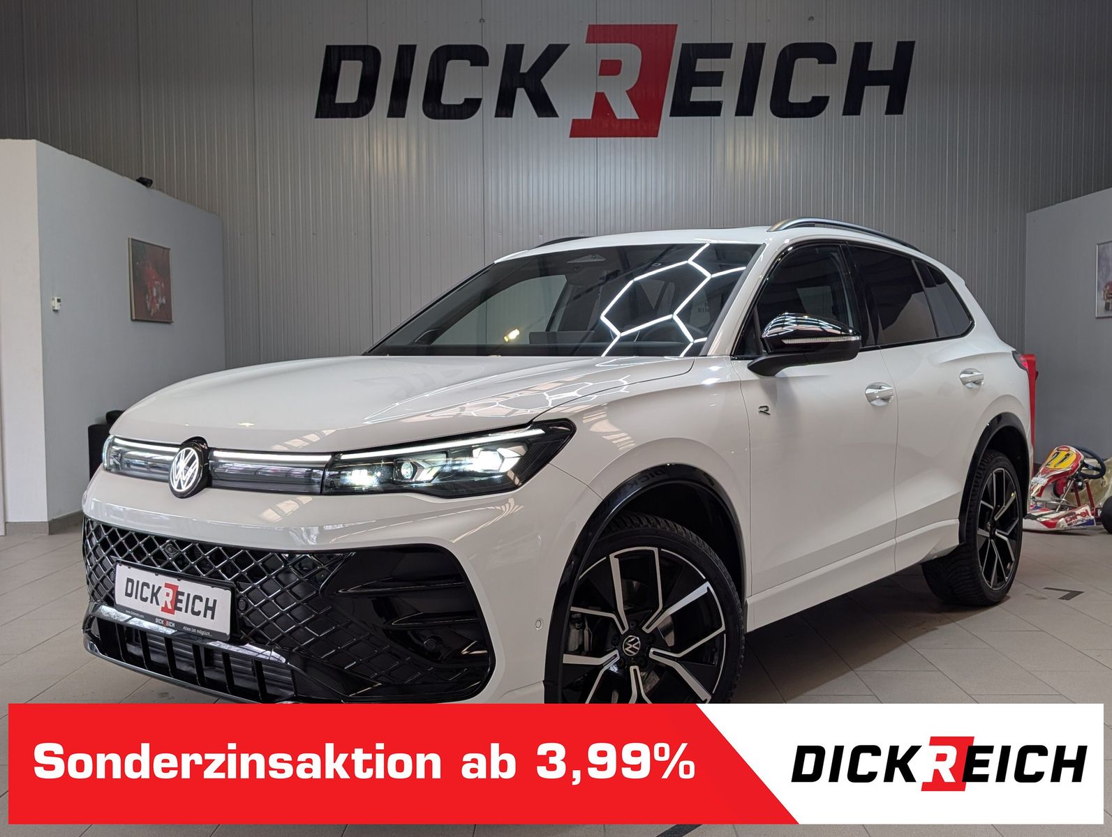 Fahrzeugabbildung Volkswagen Tiguan 2.0TDI R-Line 4M Pano Black AHK Matrix 20
