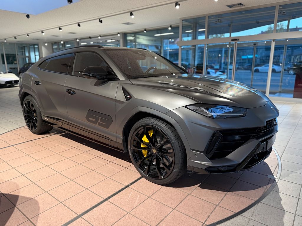 LAMBORGHINI Urus 2023