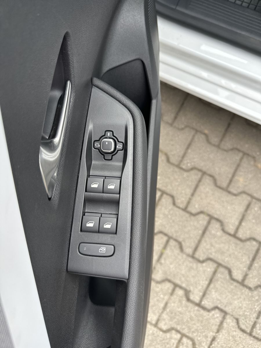 Fahrzeugabbildung Opel Astra Limousine 1.5 D Enjoy AT NAV+LED+VCOCK+PP