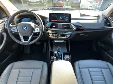 BMW iX3 DAB LED WLAN RFK Parkassistent el. Sitze