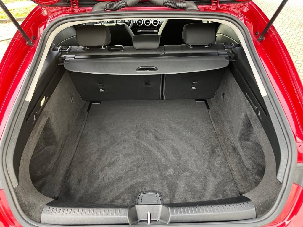 Fahrzeugabbildung Mercedes-Benz CLA 180 SB SpurH LED KAM Navi SHZ DAB RDK LM