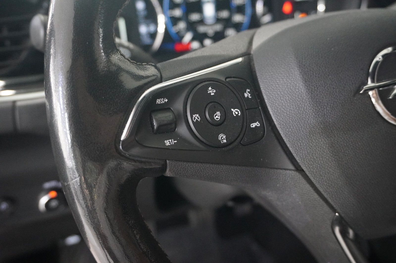 Fahrzeugabbildung Opel Insignia B ST 2.0D INNOV. NAVI/LED/KAMERA/AHK