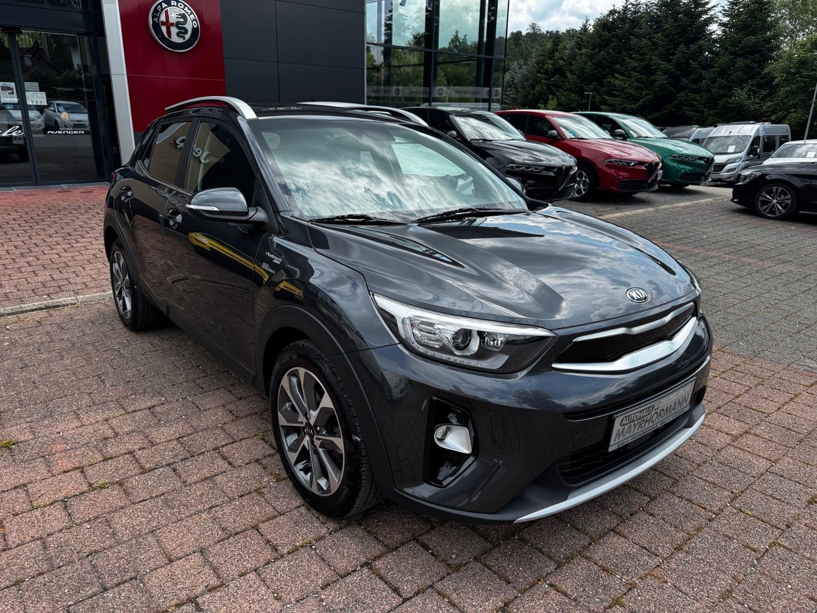 Fahrzeugabbildung Kia Stonic 1.0 T-GDI PLATINUM Navi Kamera Sitzhzg.