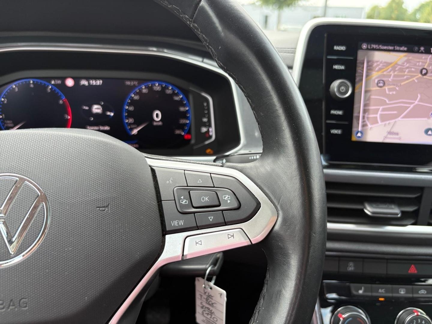 Volkswagen T-Roc Style 1.0 TSI El. Panodach Navi CarPlay, миниатюра 29