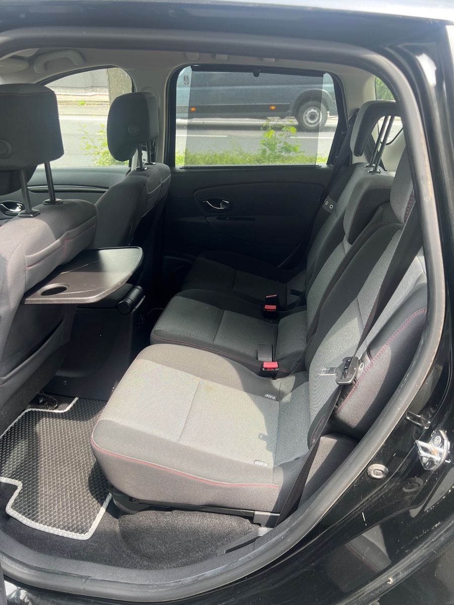 Fahrzeugabbildung Renault Scenic III Paris