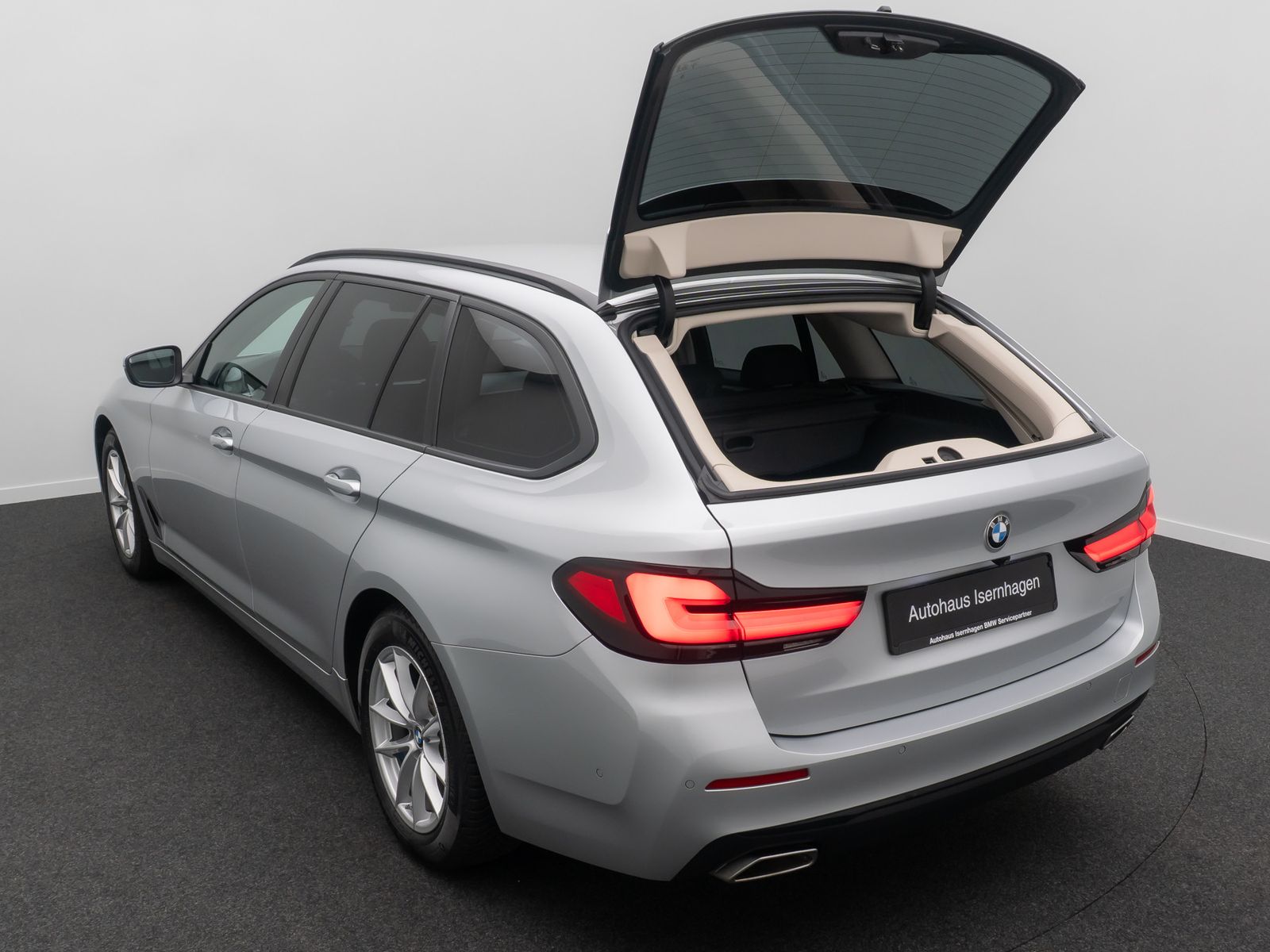 Fahrzeugabbildung BMW 520d Kamera DAB 4xKlima Alarm GeschwindigReg