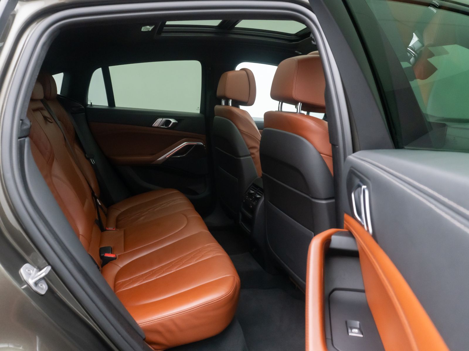 Fahrzeugabbildung BMW X6 xD40i M Sport 360°DAB Panorama Individual 22"