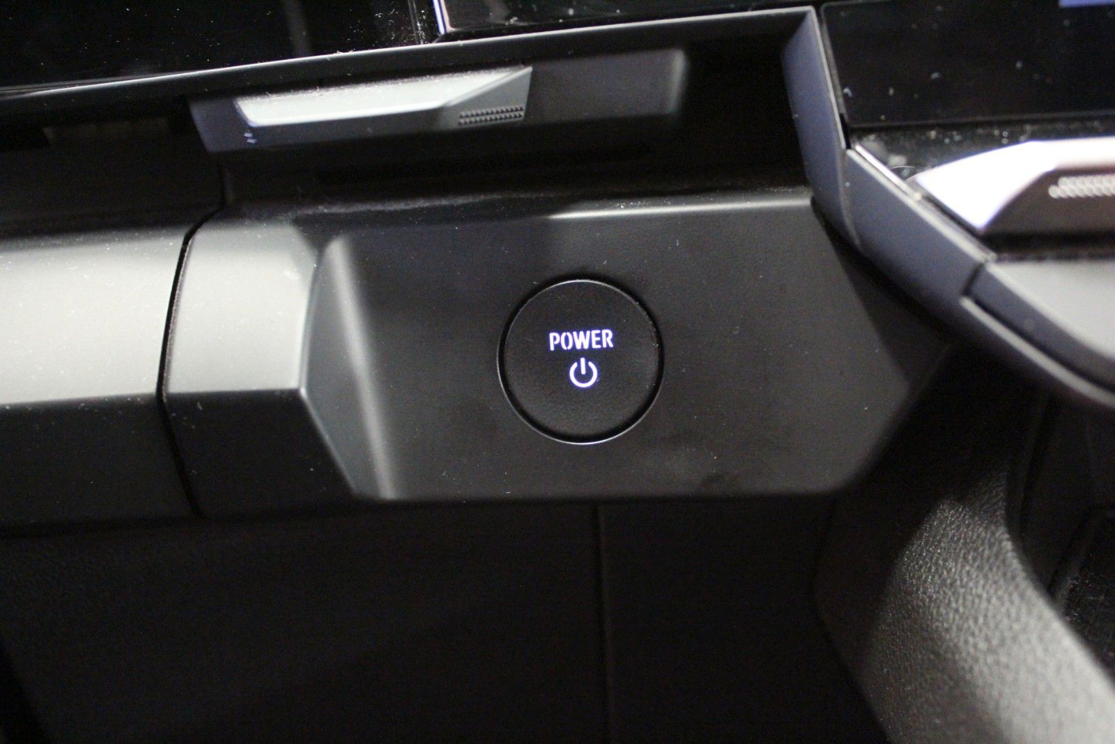 Fahrzeugabbildung Renault Megane E-Tech EV40 130hp Equilibre 100 % elektr