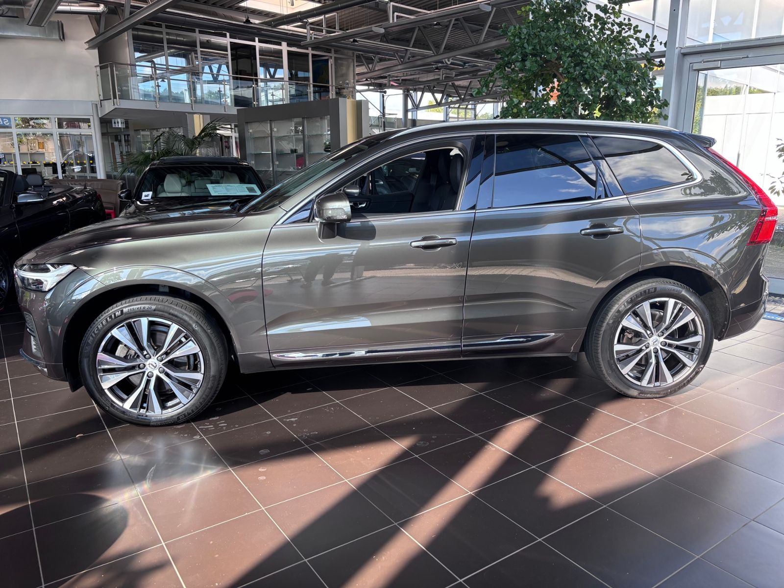 Fahrzeugabbildung Volvo XC60 Inscription AWD AHK H/K ACC MEMORY 20"