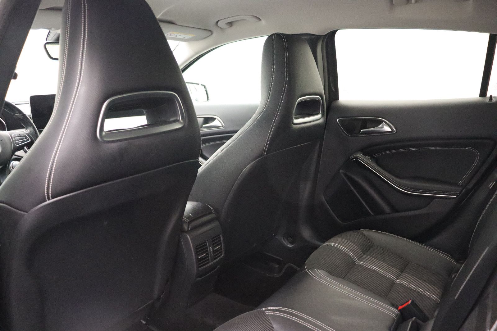Fahrzeugabbildung Mercedes-Benz GLA 220 d 4Matic AHK NAVI KAMERA LED