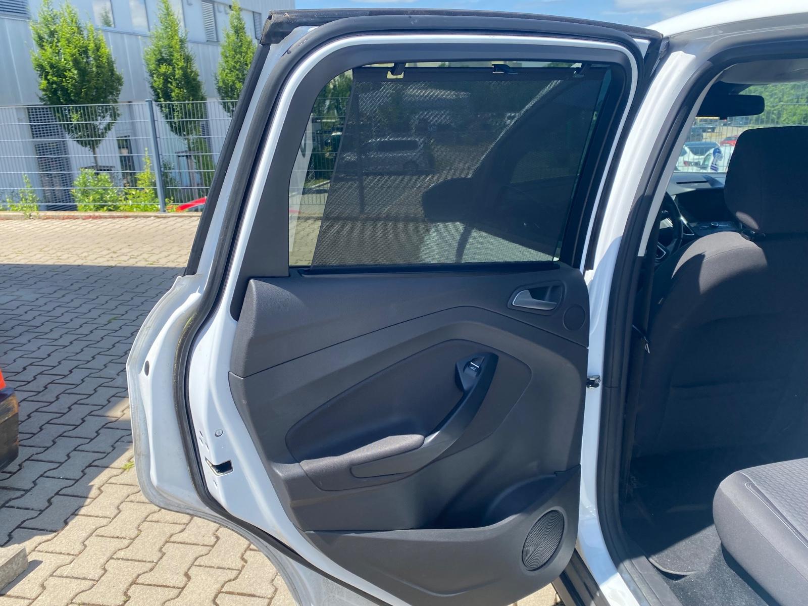 Ford C-MAX 2015 — photo 16