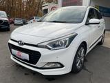 Hyundai i20 blue Style Klima Navi Kamera PDC SHZ LED - Hyundai i20: Weiß