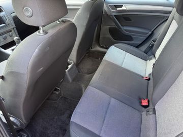 Volkswagen Golf - 11