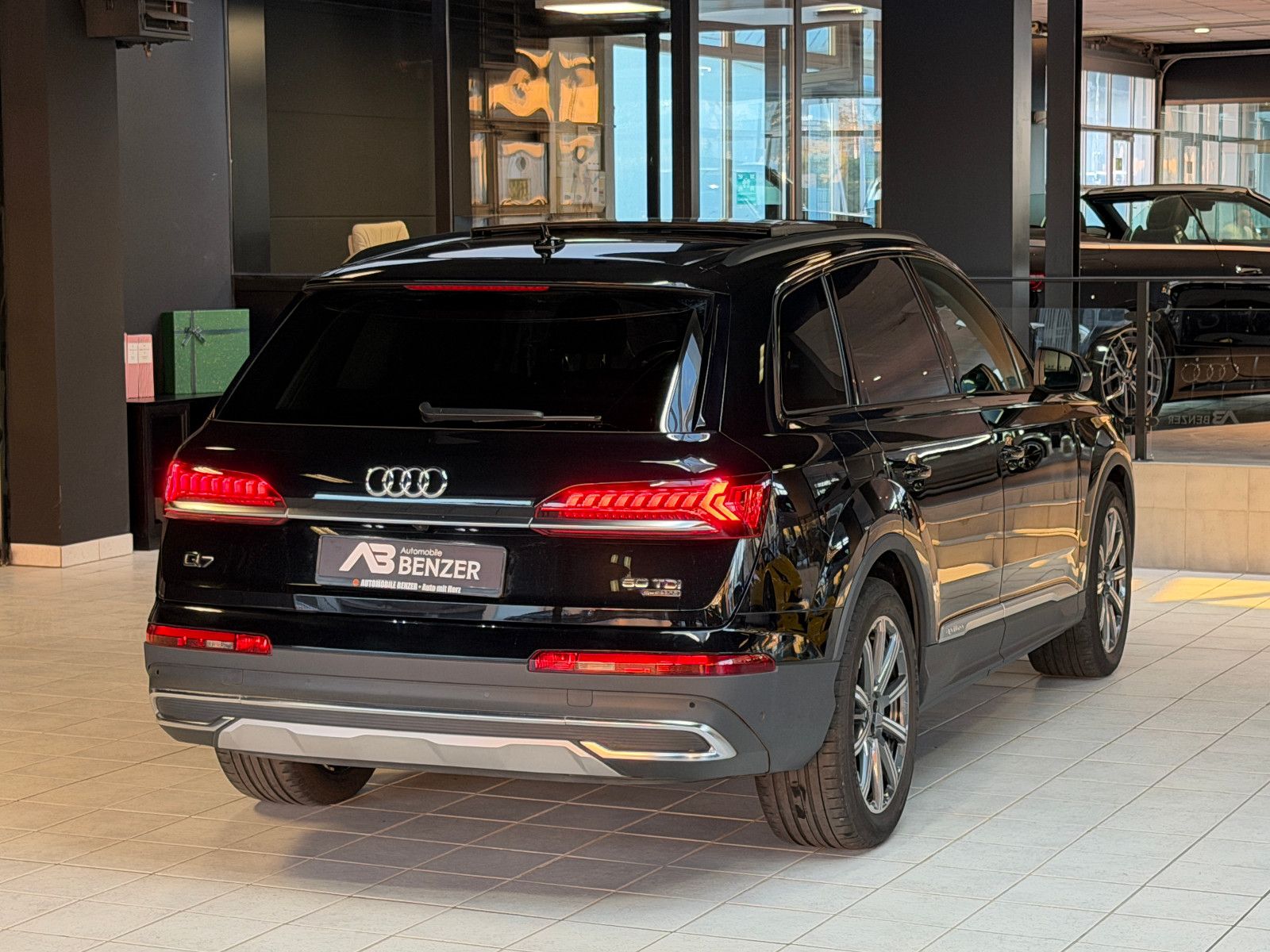 Fahrzeugabbildung Audi Q7 50 TDI Quattro/7-SITZE/PANO/HUD/AMBIENTE/KAME