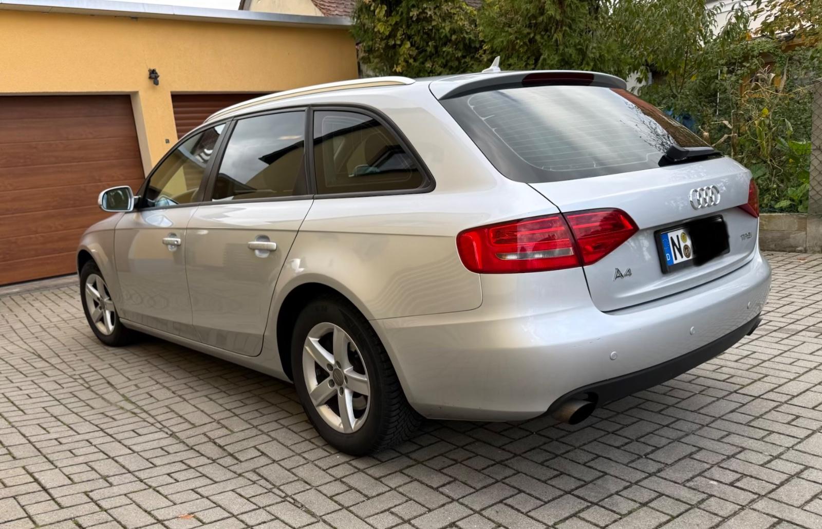 Audi A4 2011 — двигун 1.984 cm³, 179 HP (132kW)