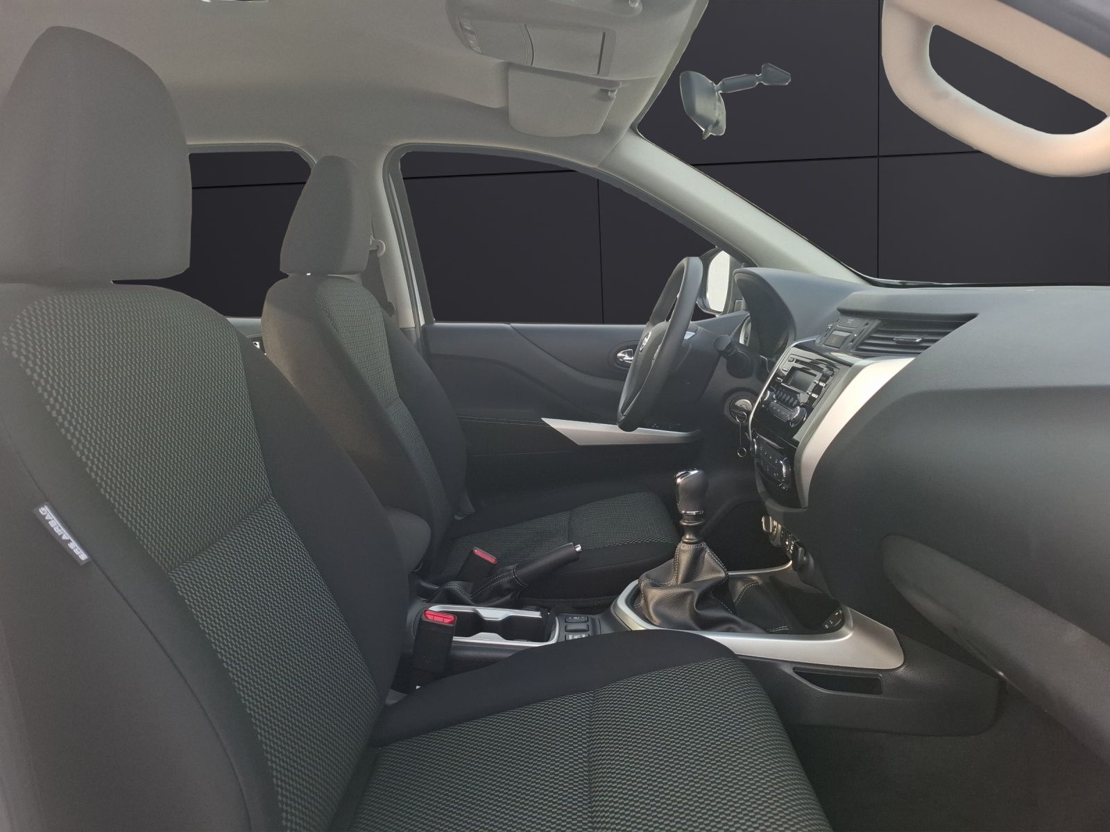 Fahrzeugabbildung Nissan Navara NP300 4x4 ASG 03.2027 o. 160T KM AHK Klim