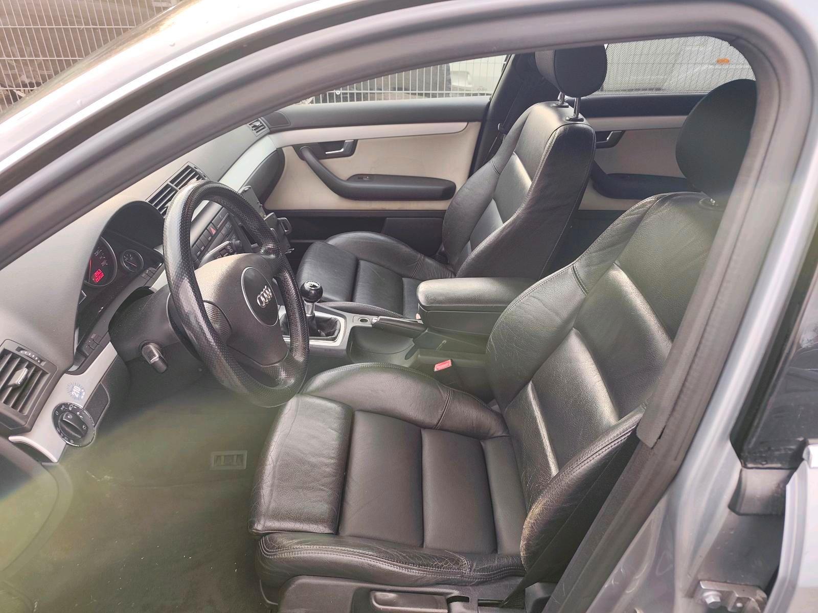 Audi A4 2004 — photo 8