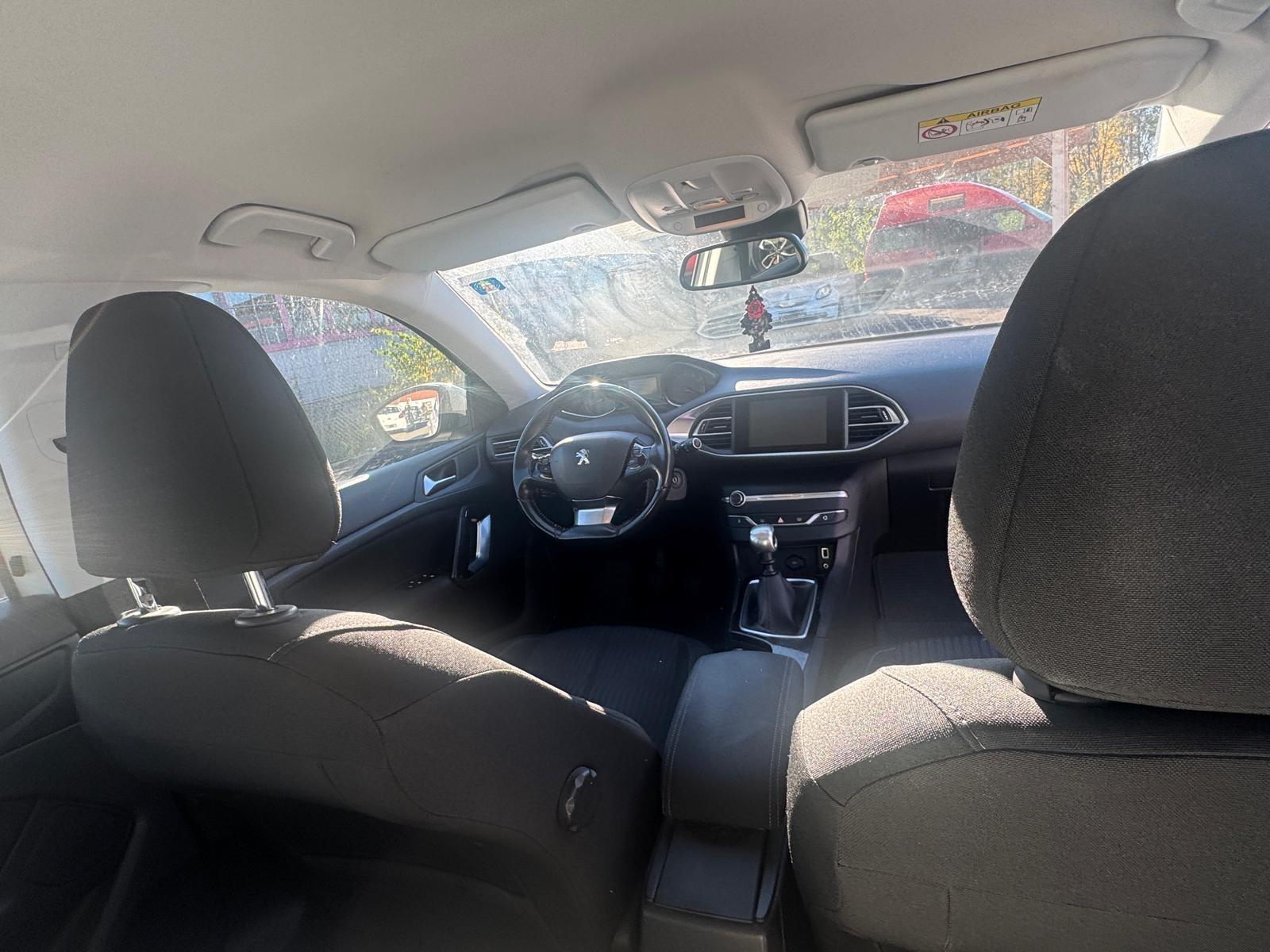 Peugeot 308 2014 — photo 9