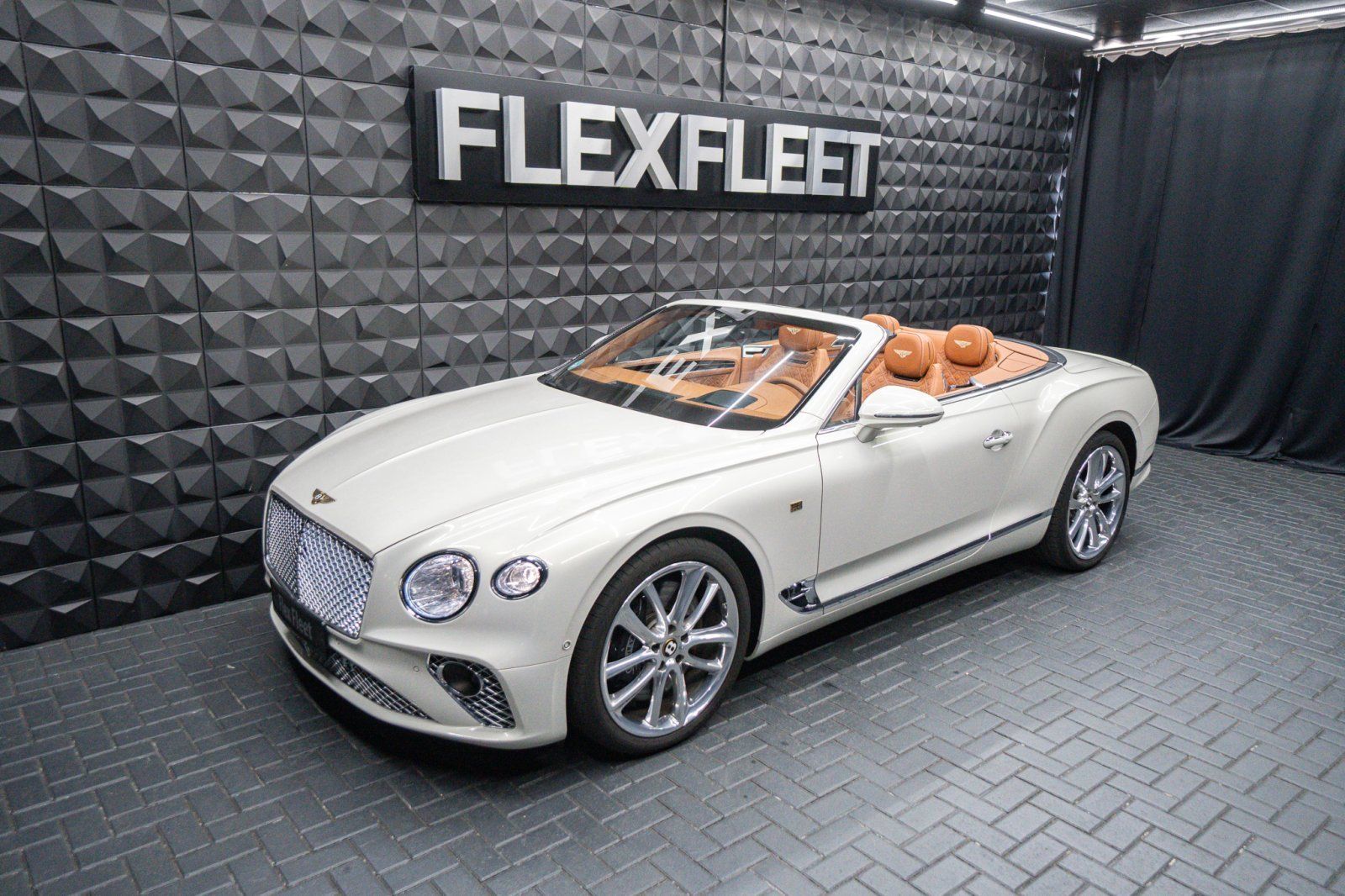 Bentley Continental GTC 100Jahre Edition Mulliner foto 11