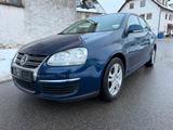 Volkswagen Jetta 1.6 MPI 102 PS Trendline - Volkswagen Jetta mit Benzin-Antrieb: Limousine, 1.6