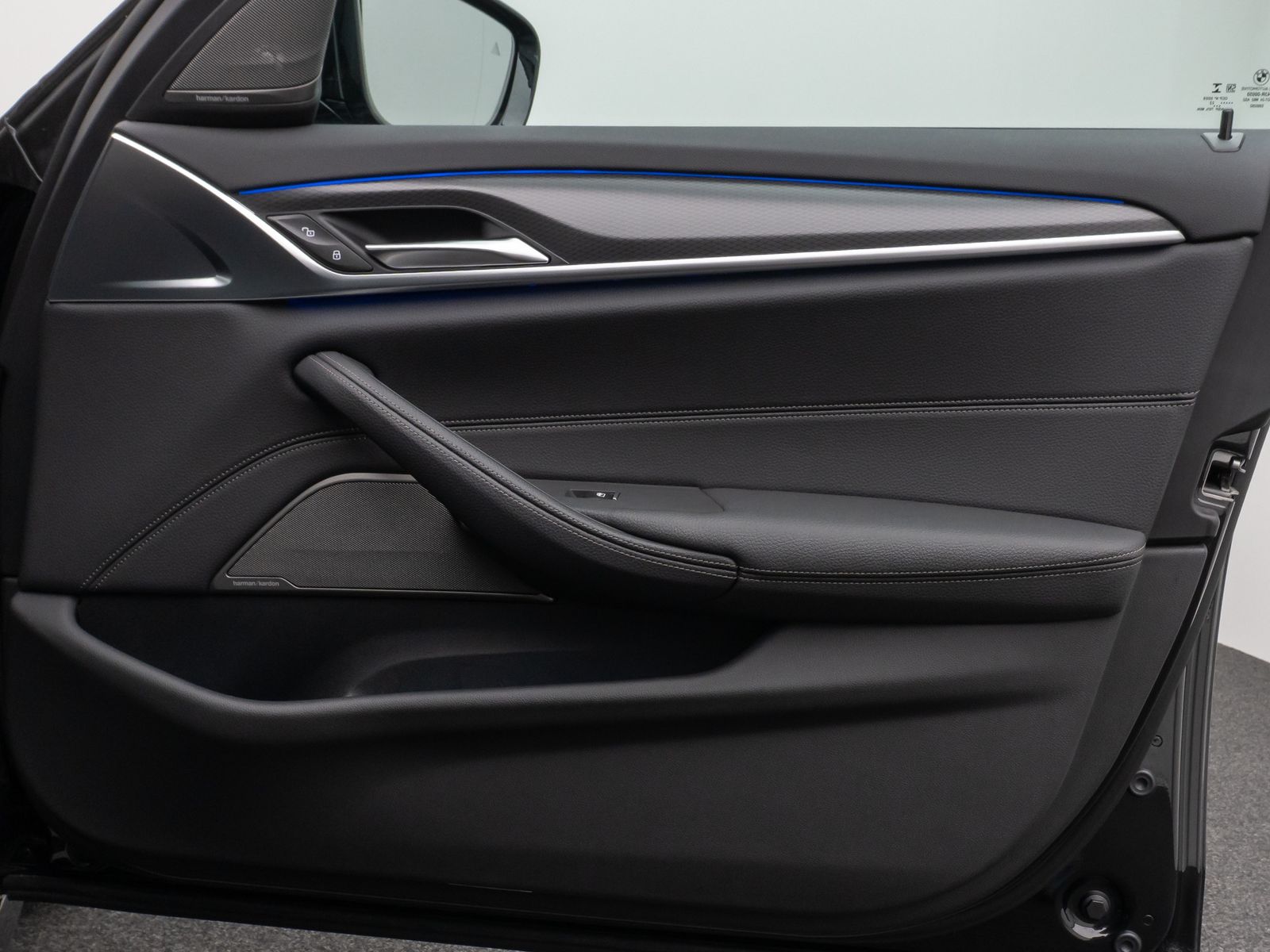 Fahrzeugabbildung BMW 530d xD M Sport Panoram Kamera Laser HUD DAB H/K