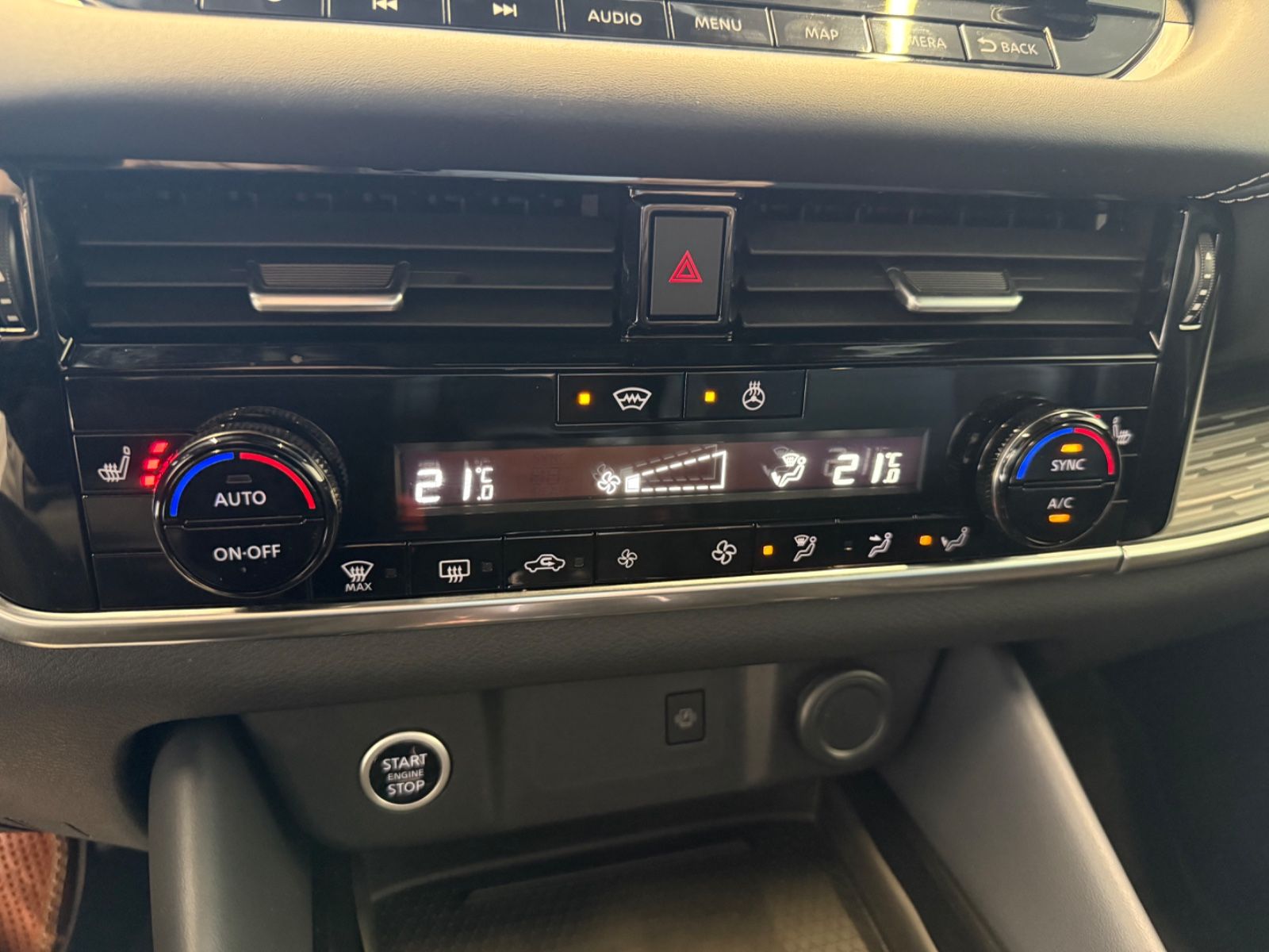 Fahrzeugabbildung Nissan Qashqai Tekna MHEV; Autom.,HUD,Teilleder,AHK