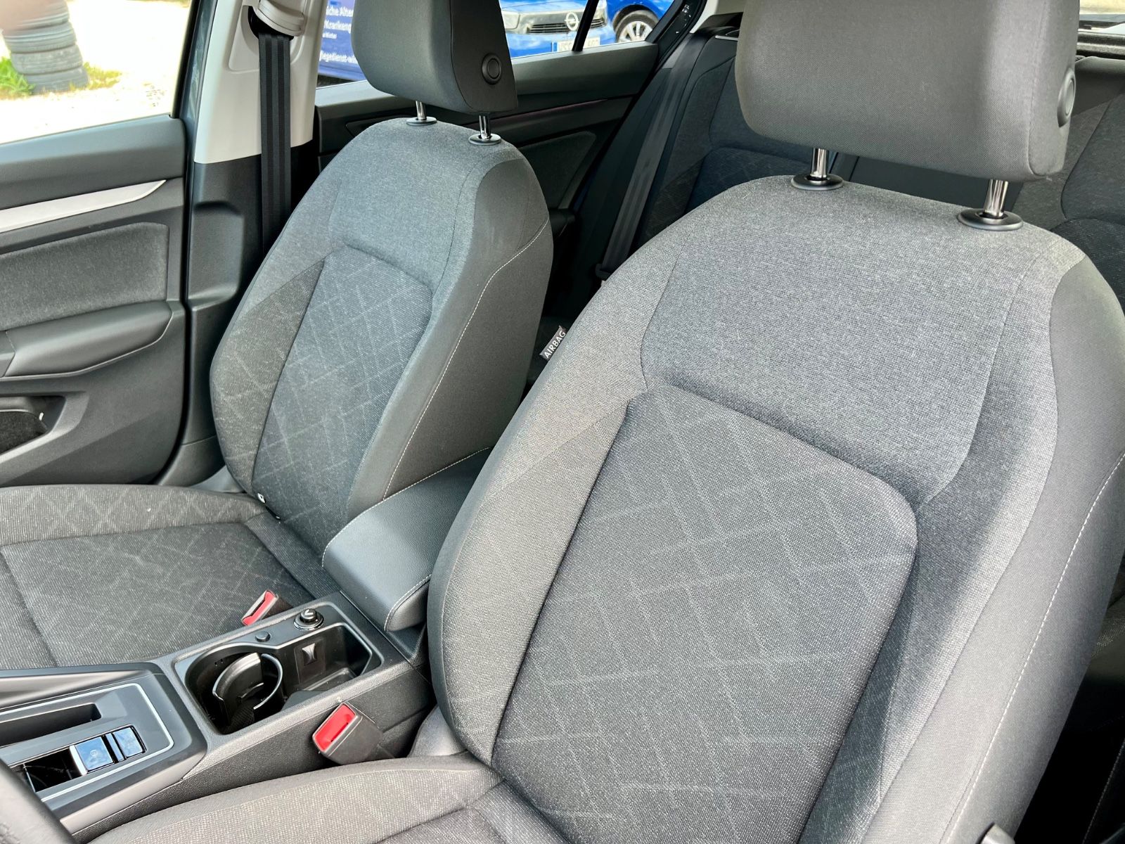 VW Golf 1.5 eTSI OPF DSG Life GZJR AAC SHZ KAMERA