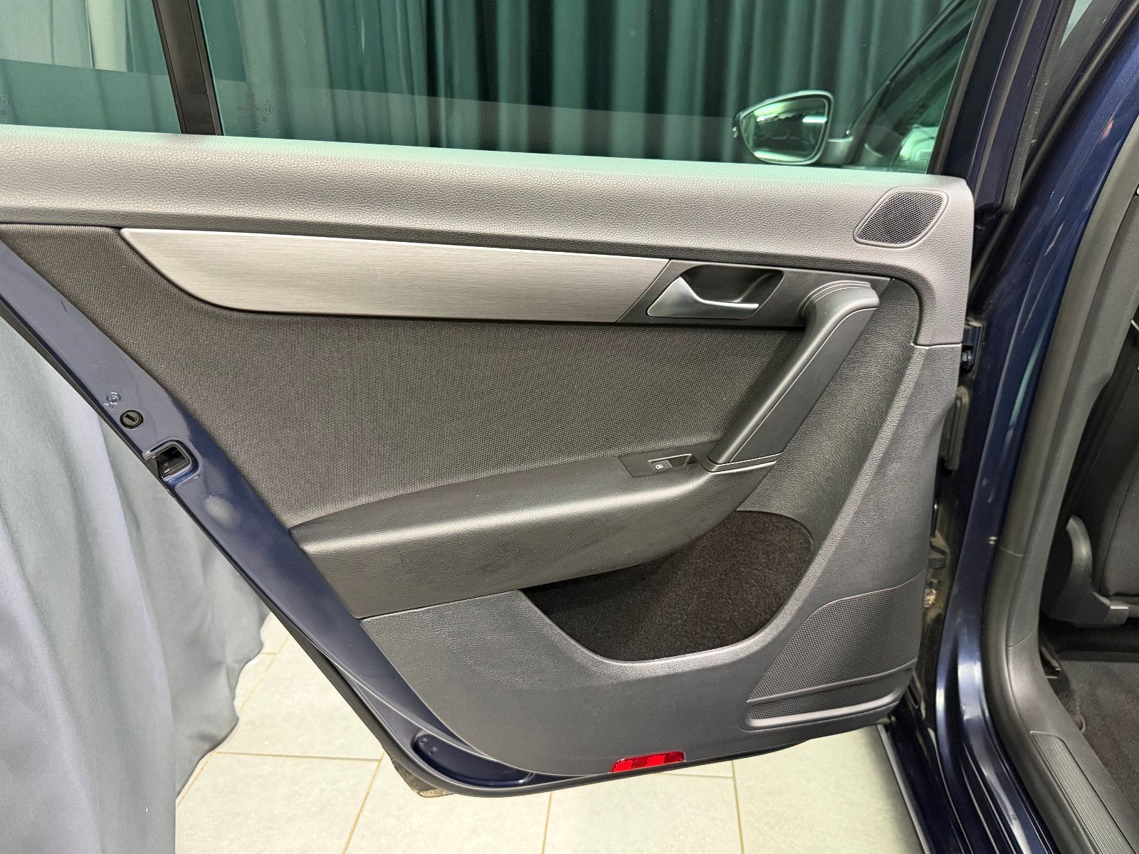 Fahrzeugabbildung Volkswagen Passat Lim. 2.0 TDI Comfortline|PDC|NAVI|AHK