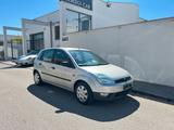 Ford Fiesta 1.4 TDCi 50Kw 5P GANCIO TRAINO-2004 - Ford Fiesta aus 2004 mit Diesel-Antrieb
